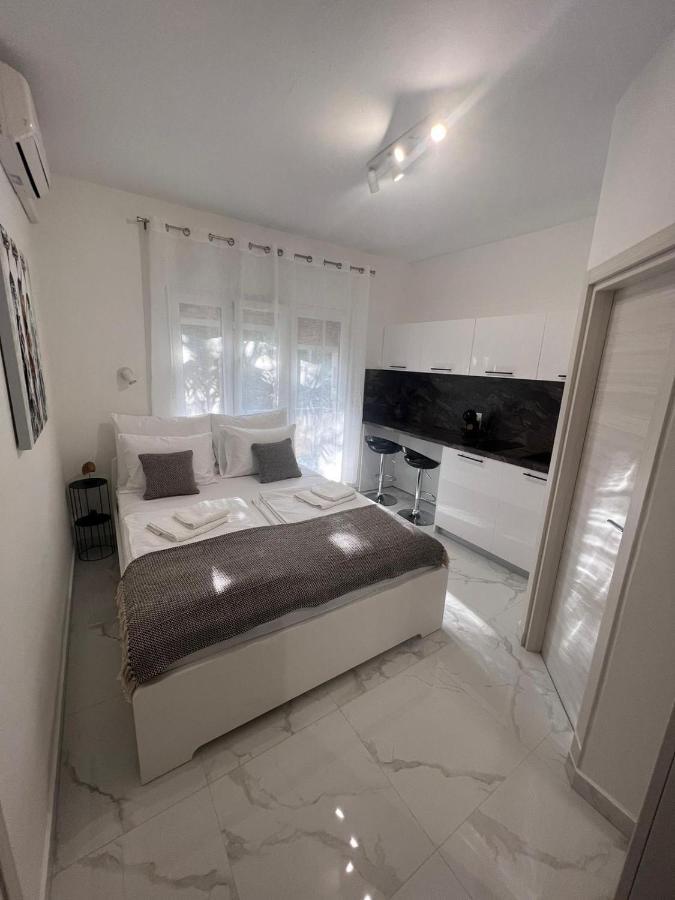 Apartments Iskra โรวีน ภายนอก รูปภาพ