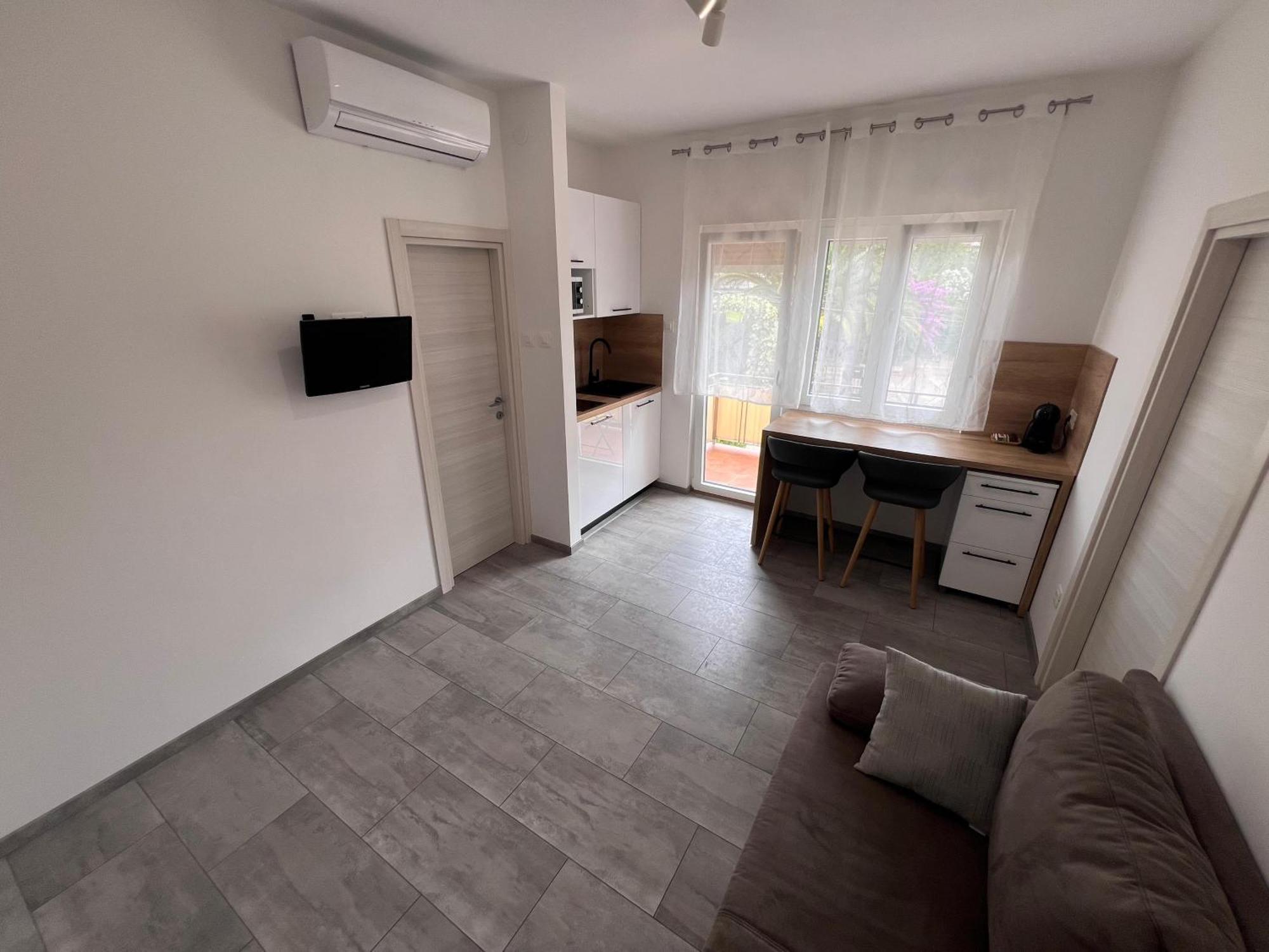 Apartments Iskra โรวีน ภายนอก รูปภาพ